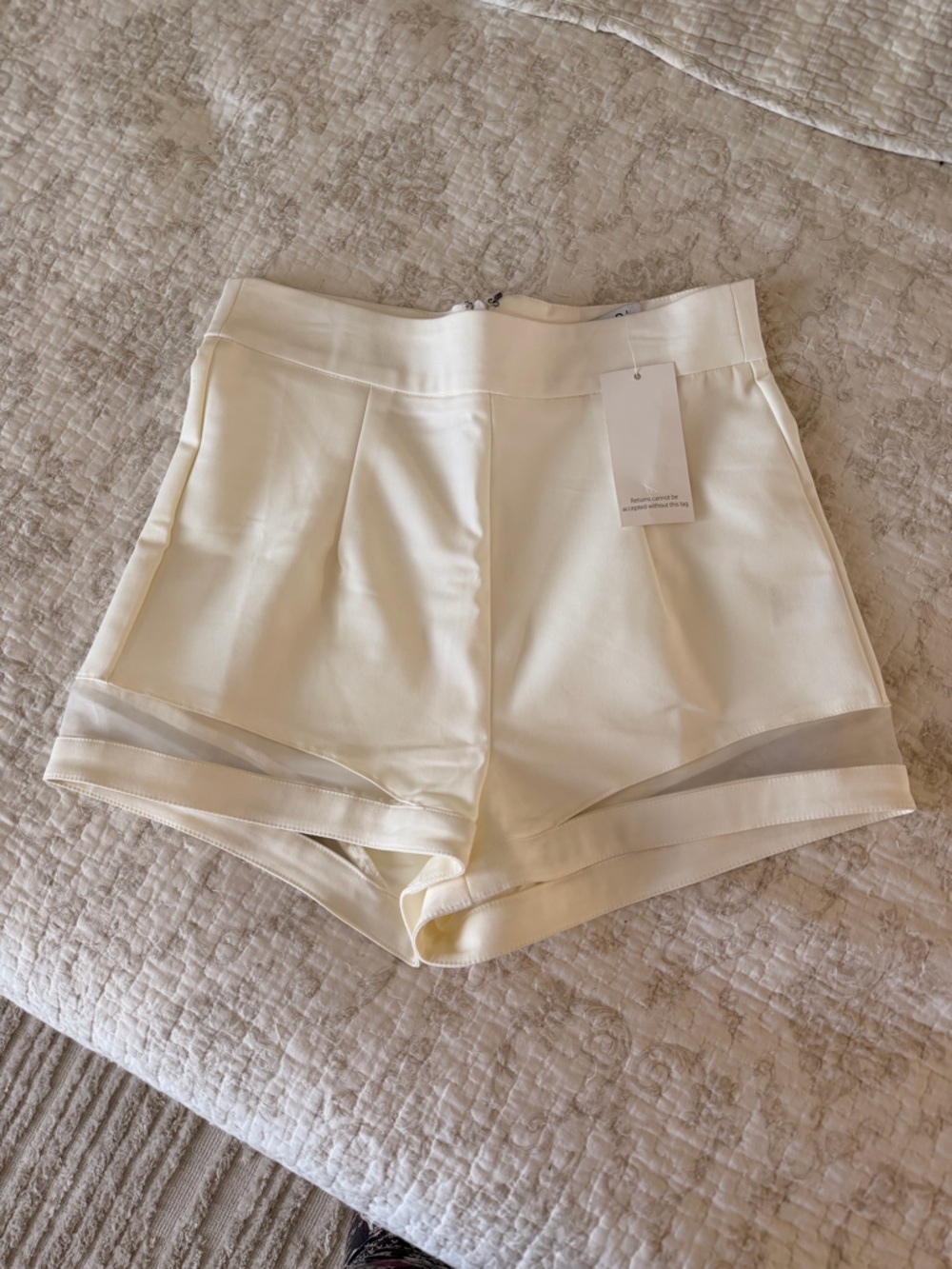 Tobi Cream High Waist Women's Shorts
